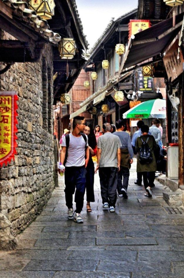 挖掘资源禀赋发挥比较优势 锚定目标加快推动高质量发展